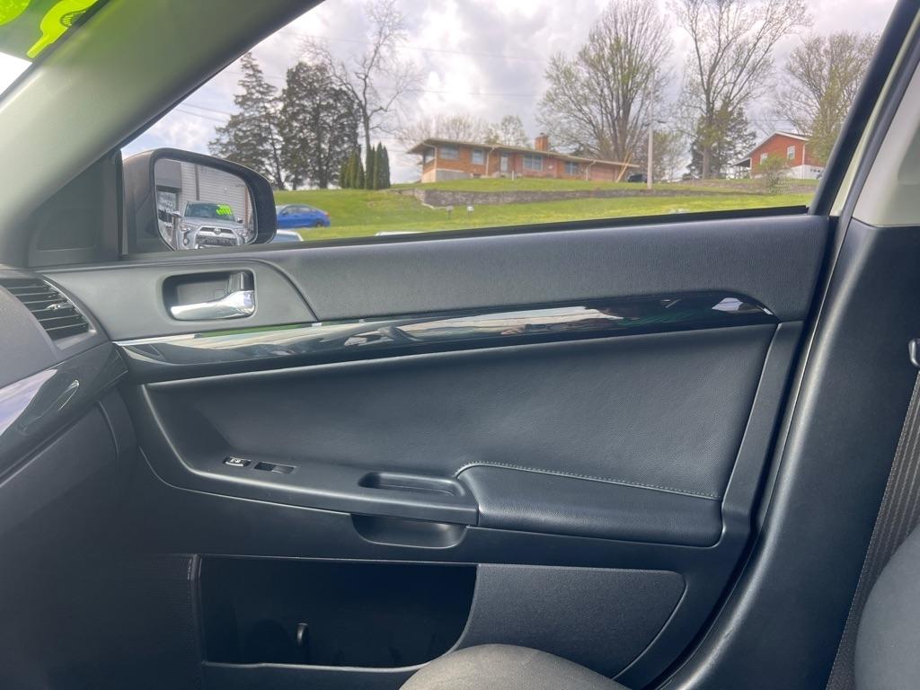 Mitsubishi Lancer ES 2.0 FWD CVT 2017