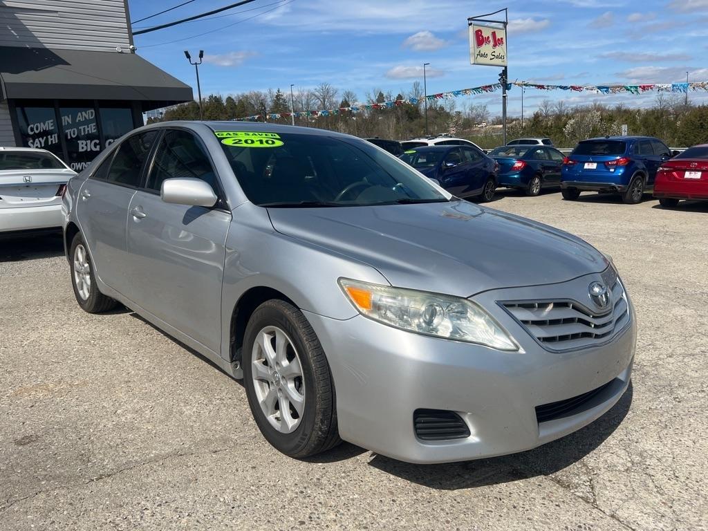 Toyota Camry LE 6-Spd AT 2010