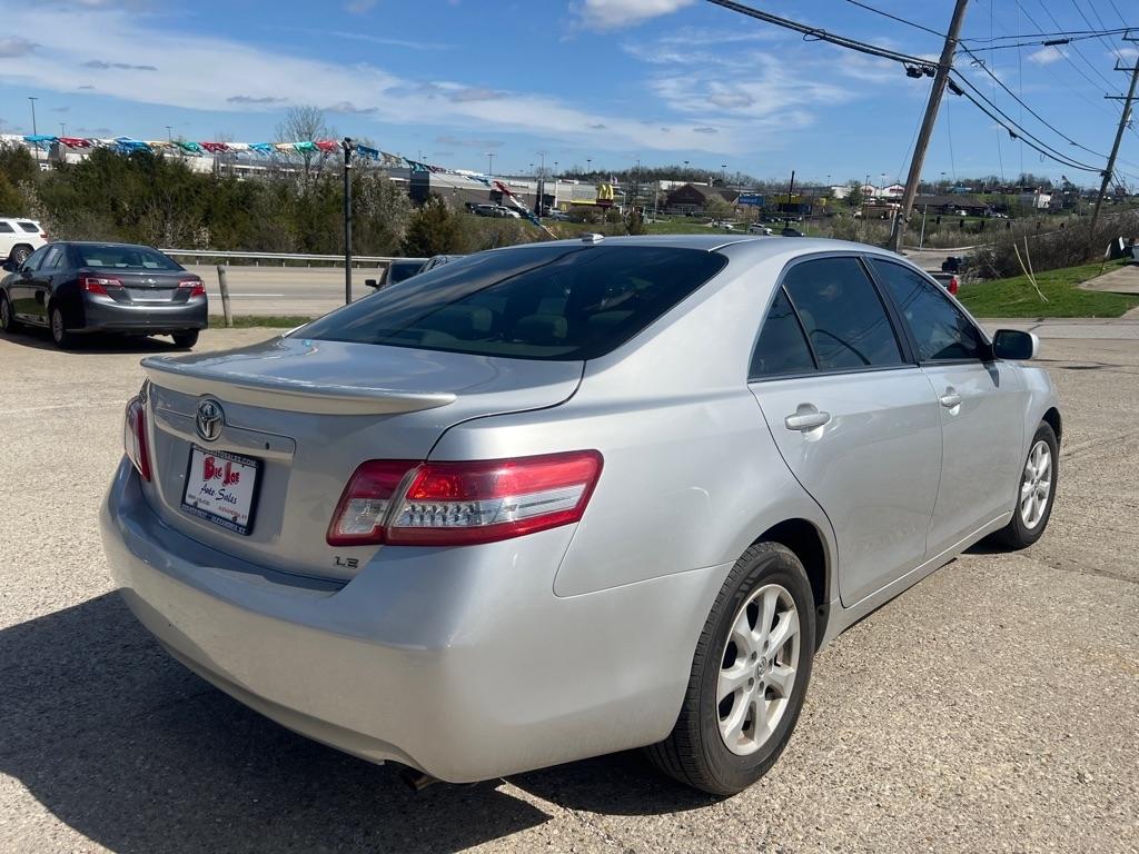 Toyota Camry LE 6-Spd AT 2010
