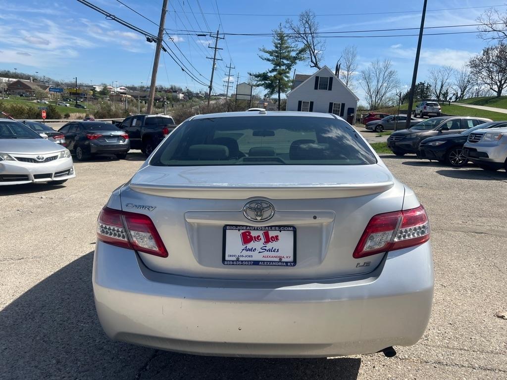 Toyota Camry LE 6-Spd AT 2010