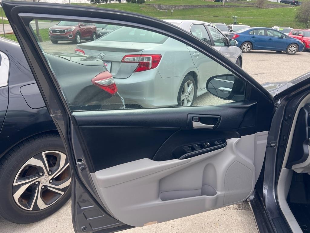 Toyota Camry LE 2014