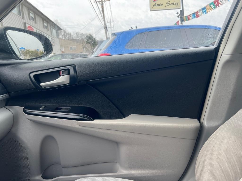 Toyota Camry LE 2014