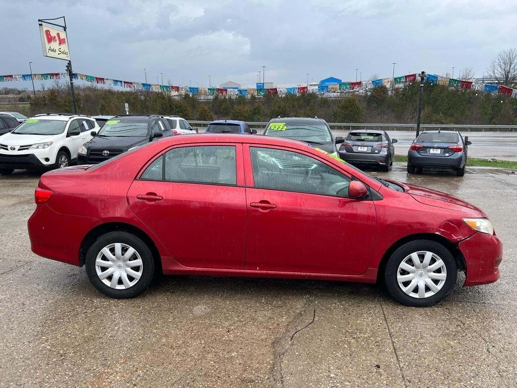 Toyota Corolla Base 5-Speed MT 2010