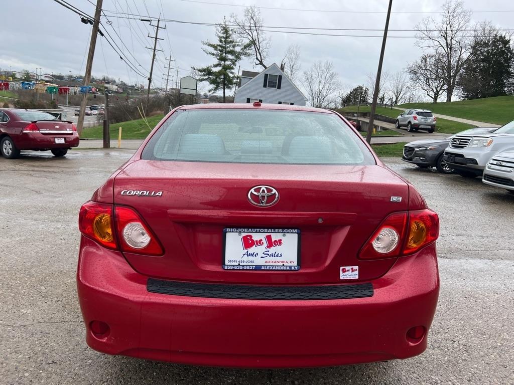 Toyota Corolla Base 5-Speed MT 2010