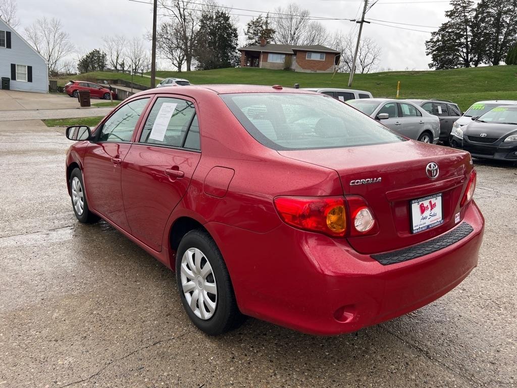 Toyota Corolla Base 5-Speed MT 2010