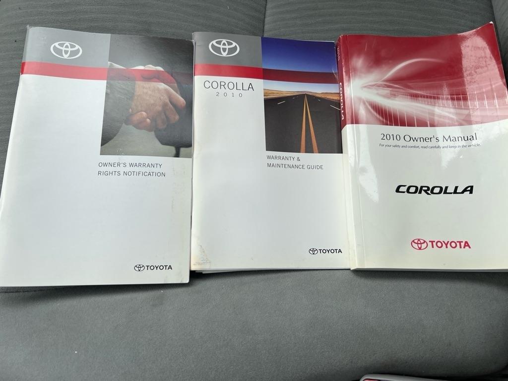 Toyota Corolla Base 5-Speed MT 2010