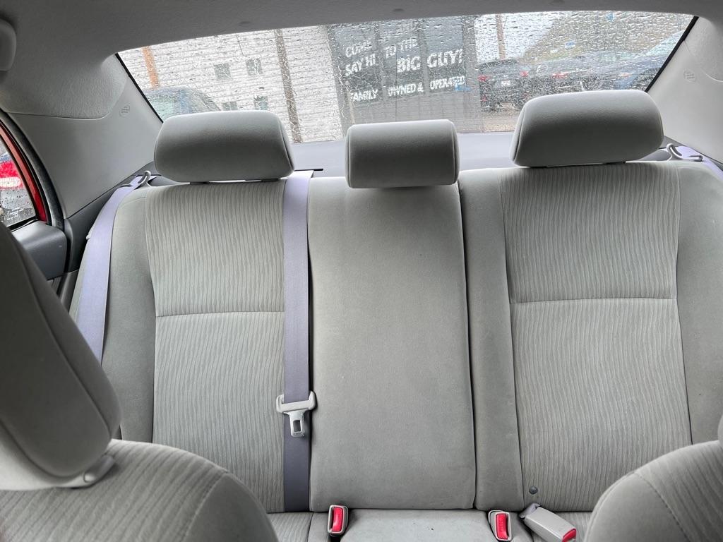 Toyota Corolla Base 5-Speed MT 2010