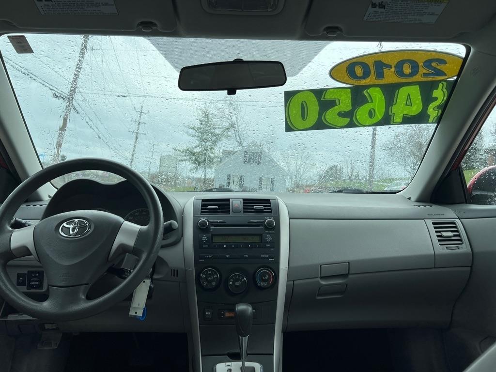 Toyota Corolla Base 5-Speed MT 2010