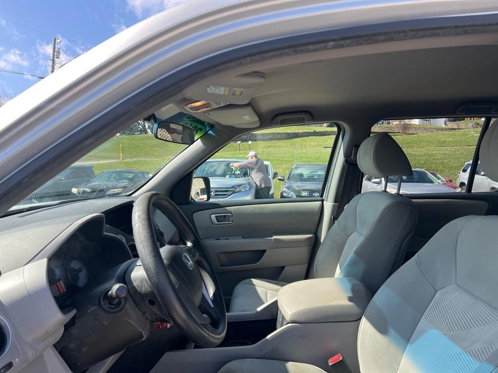 Honda Pilot LX 2WD 5-Spd AT 2012