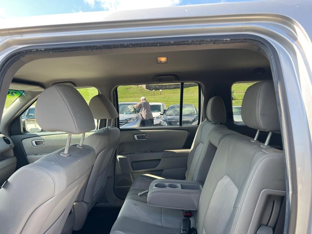 Honda Pilot LX 2WD 5-Spd AT 2012