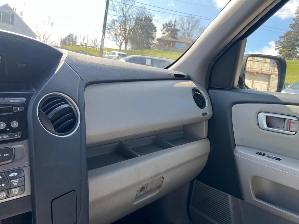 Honda Pilot LX 2WD 5-Spd AT 2012