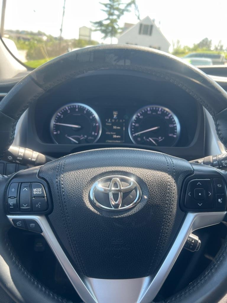 Toyota Highlander XLE AWD V6 2016