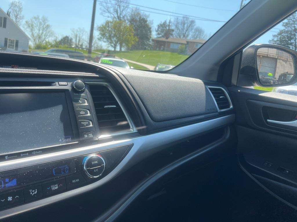 Toyota Highlander XLE AWD V6 2016