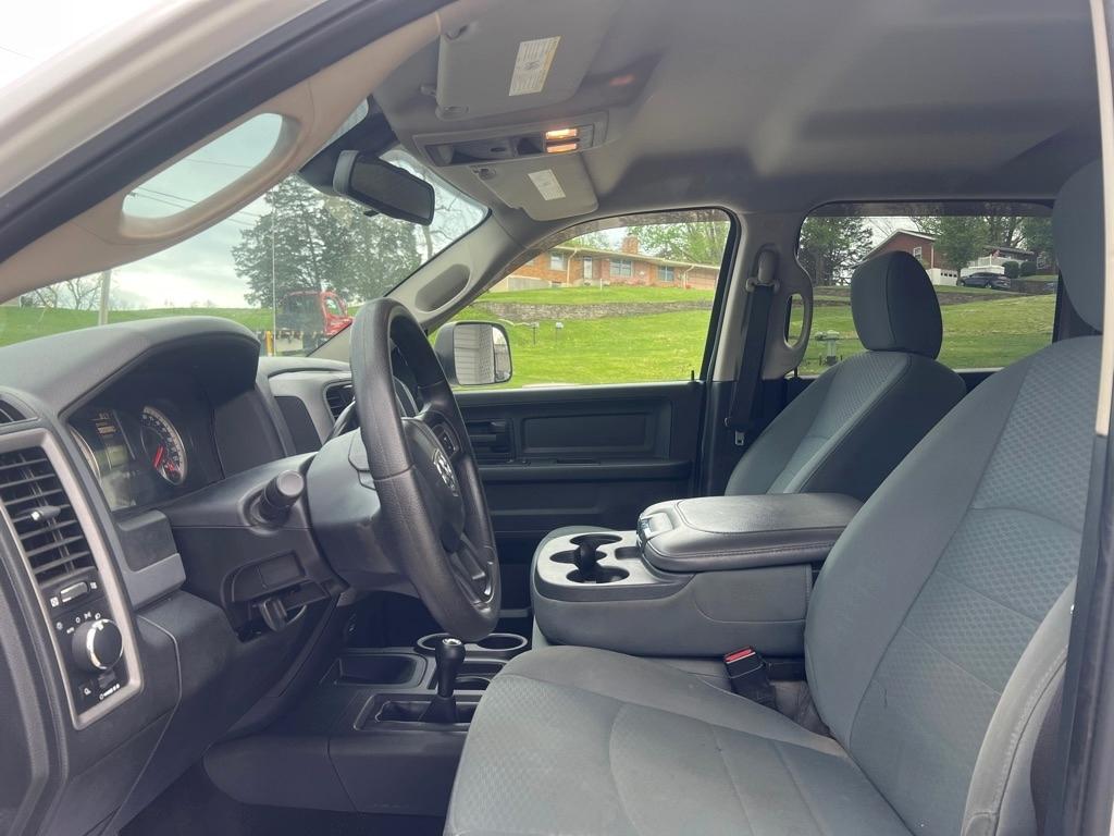 RAM 2500 Tradesman Crew Cab SWB 4WD 2016