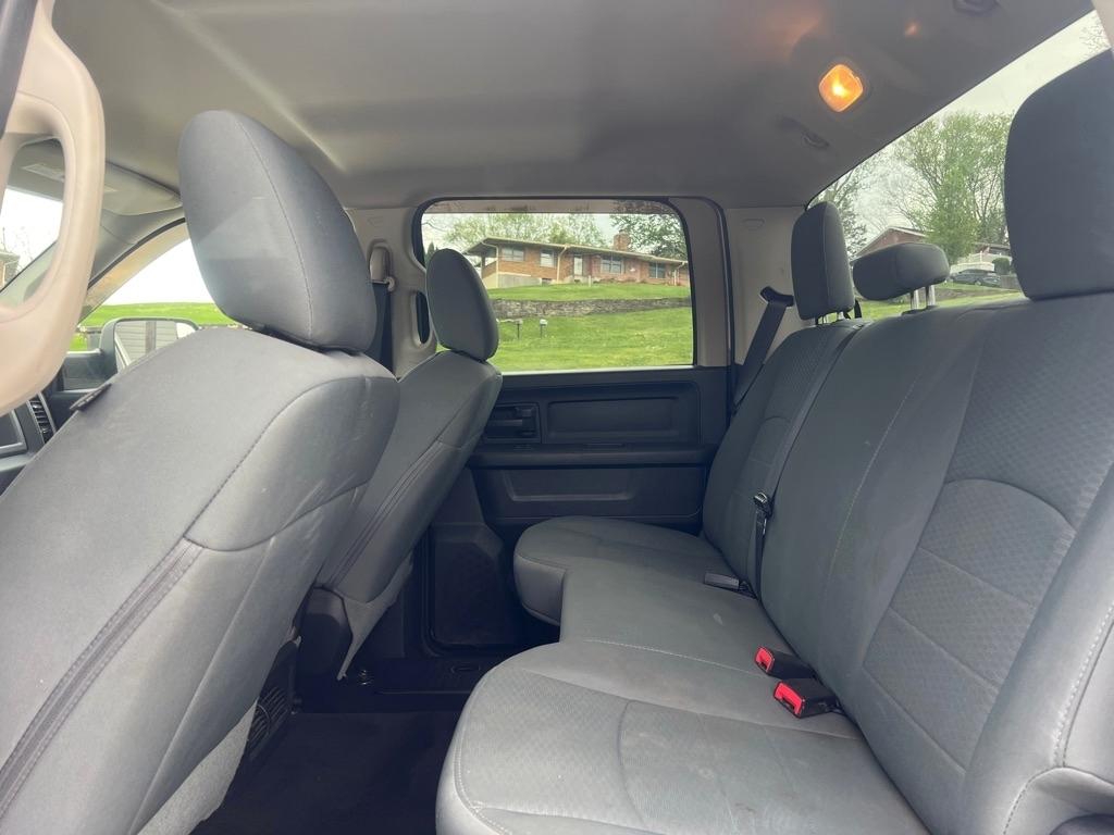 RAM 2500 Tradesman Crew Cab SWB 4WD 2016