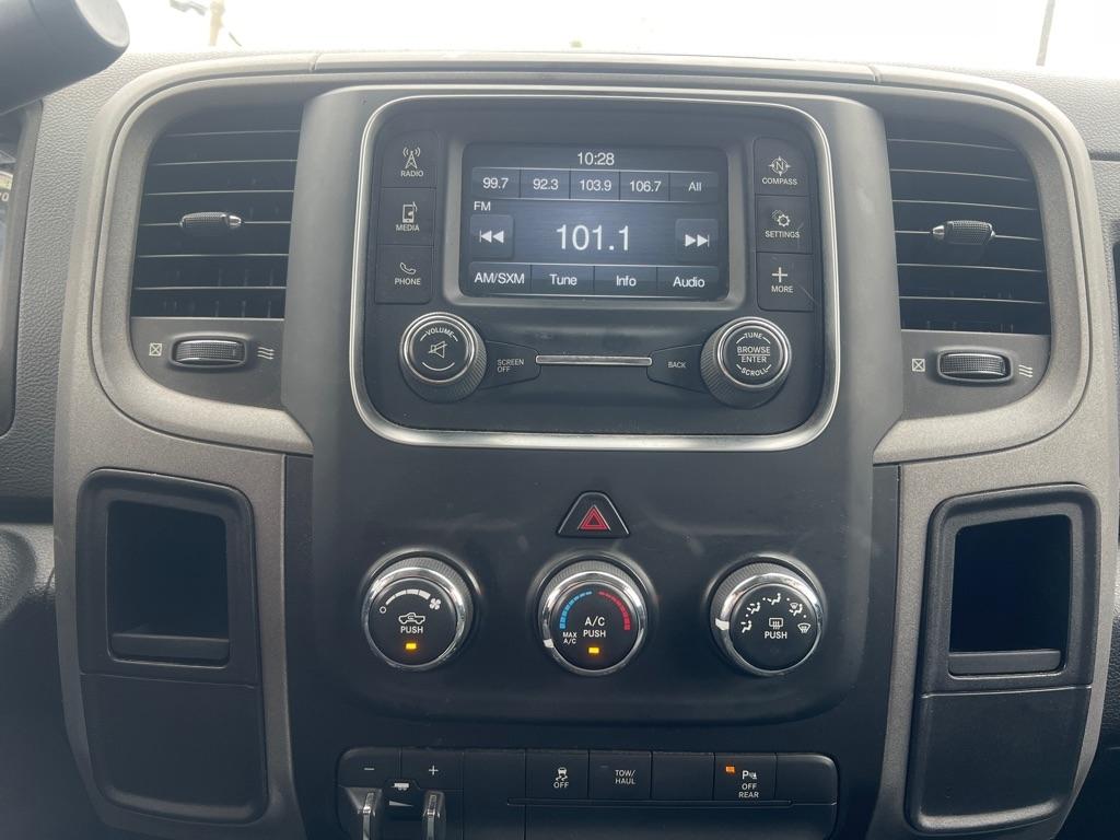 RAM 2500 Tradesman Crew Cab SWB 4WD 2016