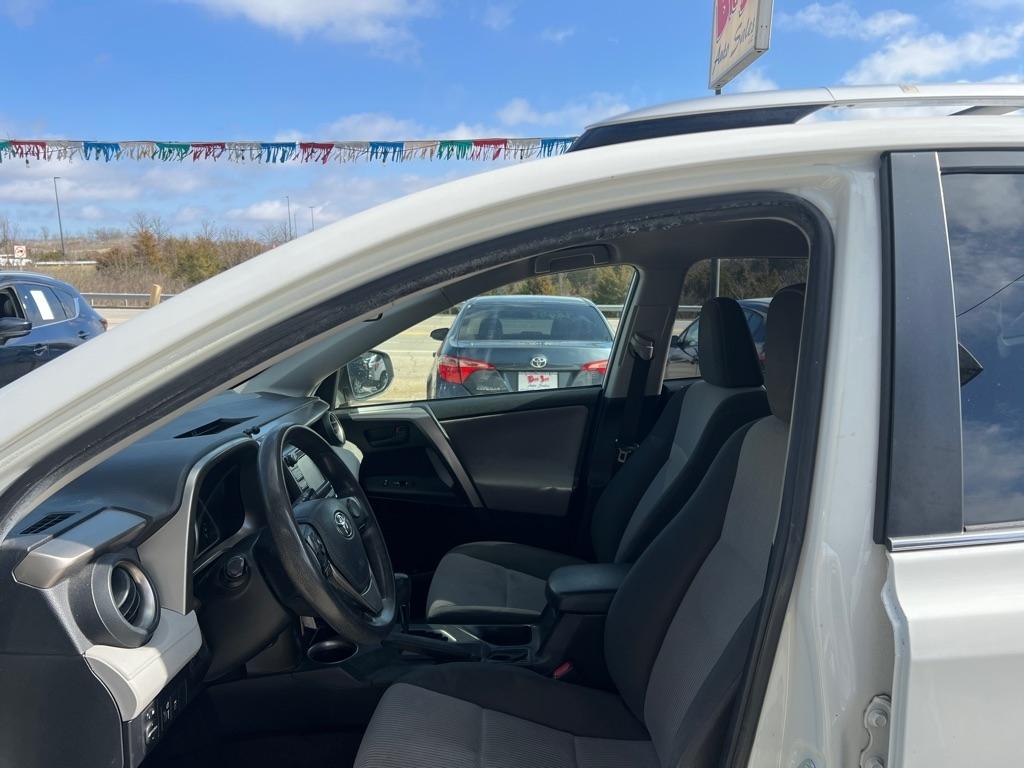 Toyota RAV4 LE AWD 2015