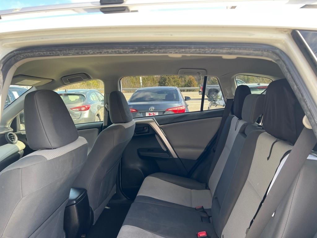 Toyota RAV4 LE AWD 2015