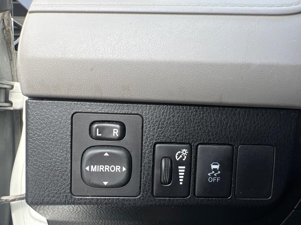 Toyota RAV4 LE AWD 2015