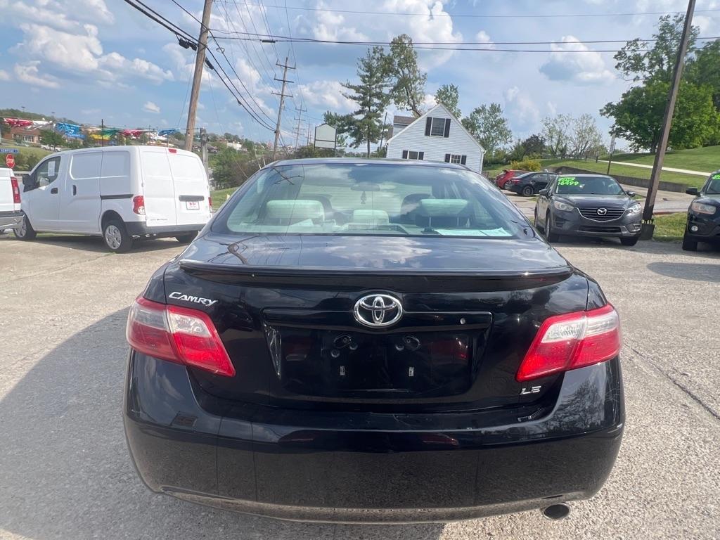 Toyota Camry SE 5-Spd AT 2009