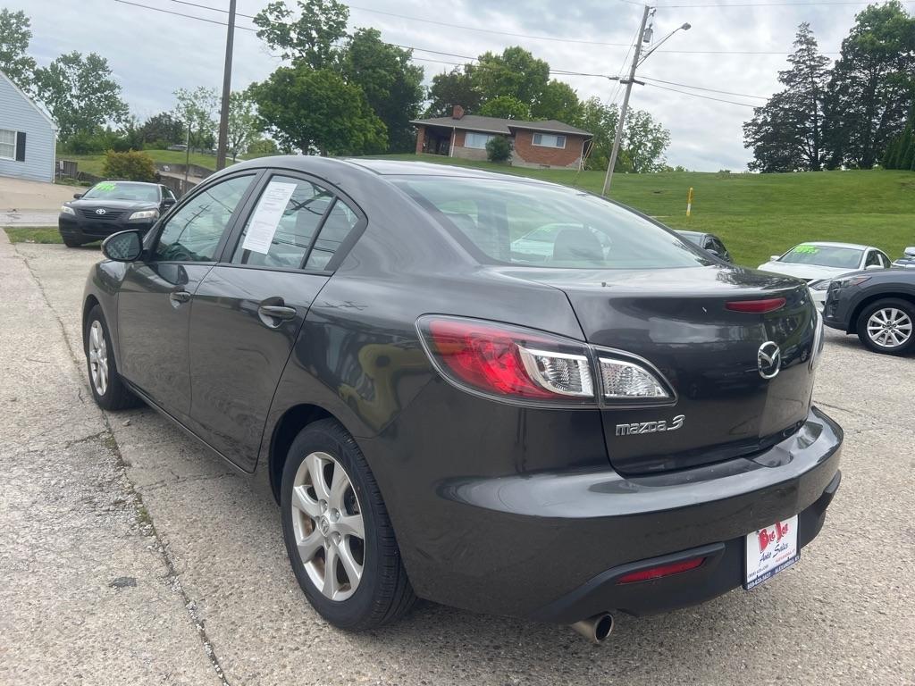 Mazda MAZDA3 i Touring 4-door 2011