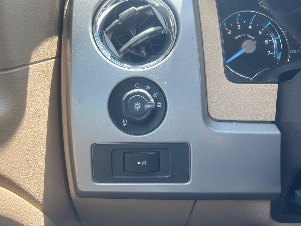 Ford F-150 XL SuperCrew 5.5-ft. Bed 4WD 2012