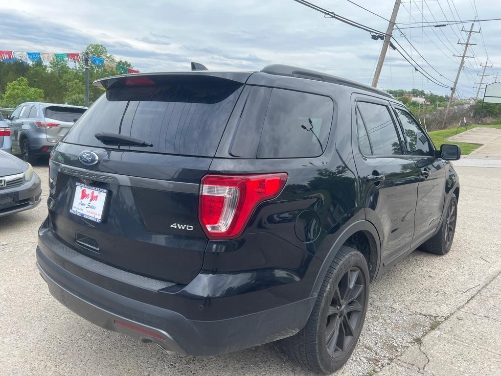 Ford Explorer XLT 4WD 2017