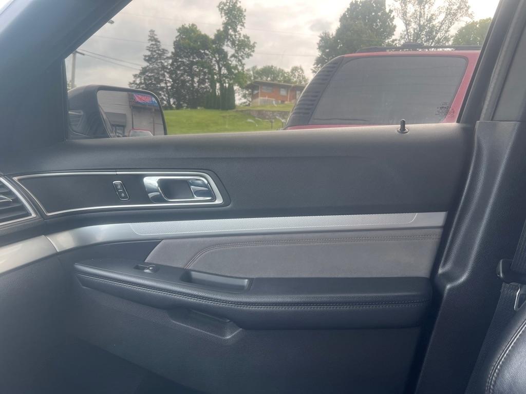 Ford Explorer XLT 4WD 2017