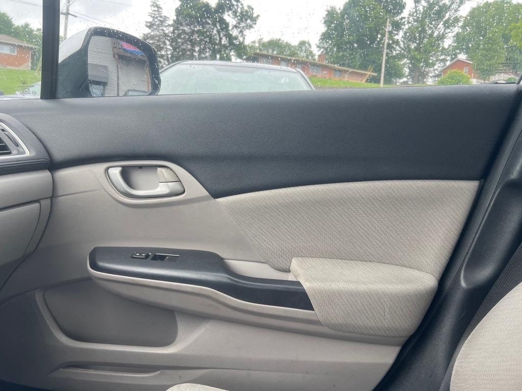 Honda Civic LX Sedan 5-Speed AT 2013
