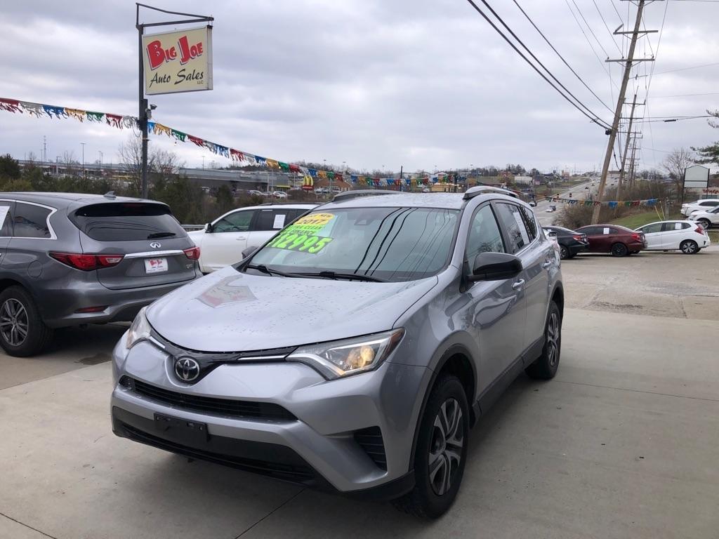 Toyota RAV4 LE FWD 2017