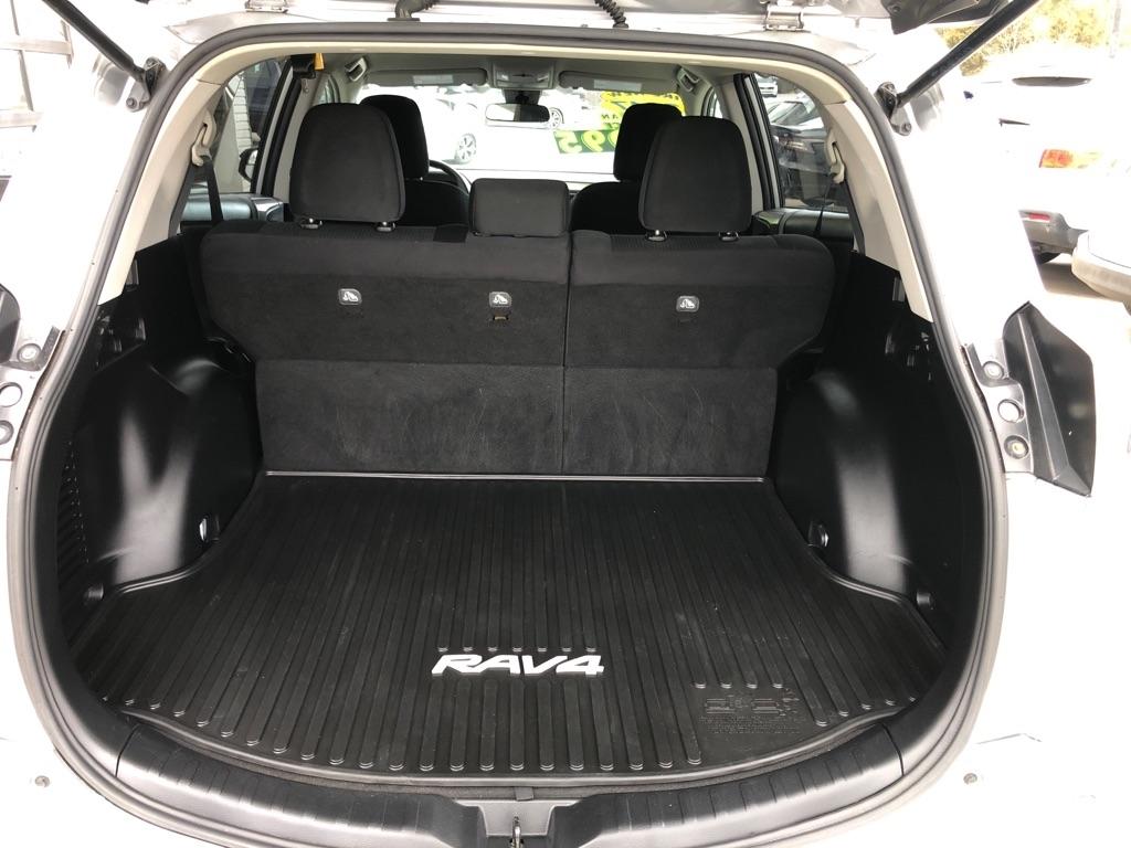 Toyota RAV4 LE FWD 2017