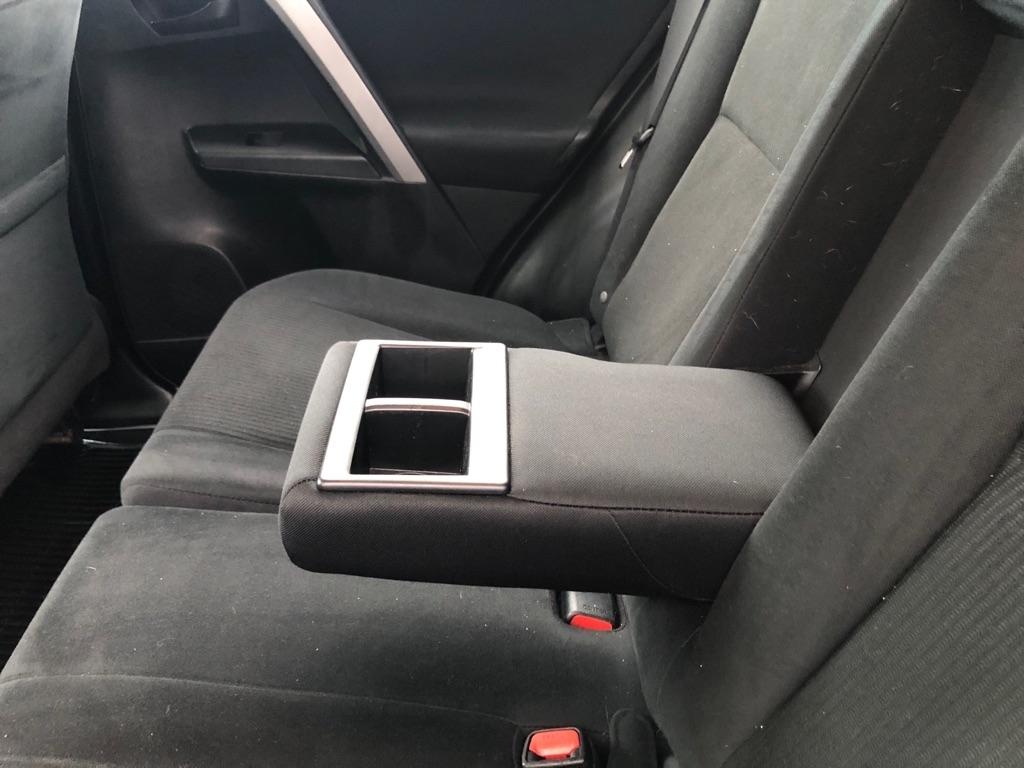 Toyota RAV4 LE FWD 2017
