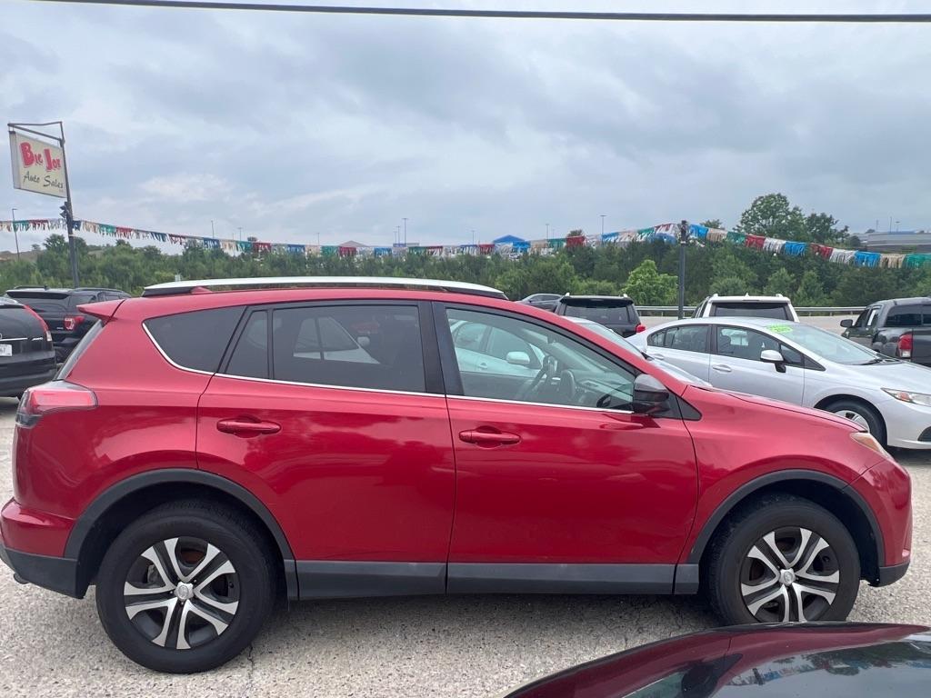 Toyota RAV4 LE AWD 2016