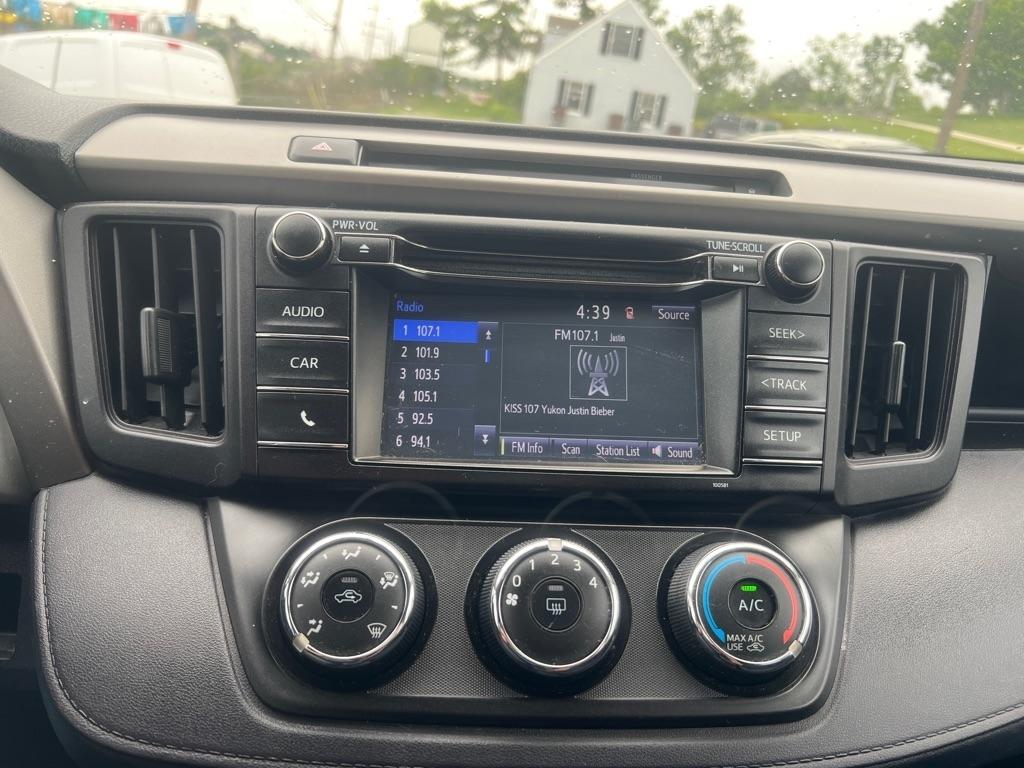 Toyota RAV4 LE AWD 2016