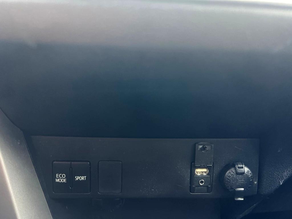 Toyota RAV4 LE AWD 2016