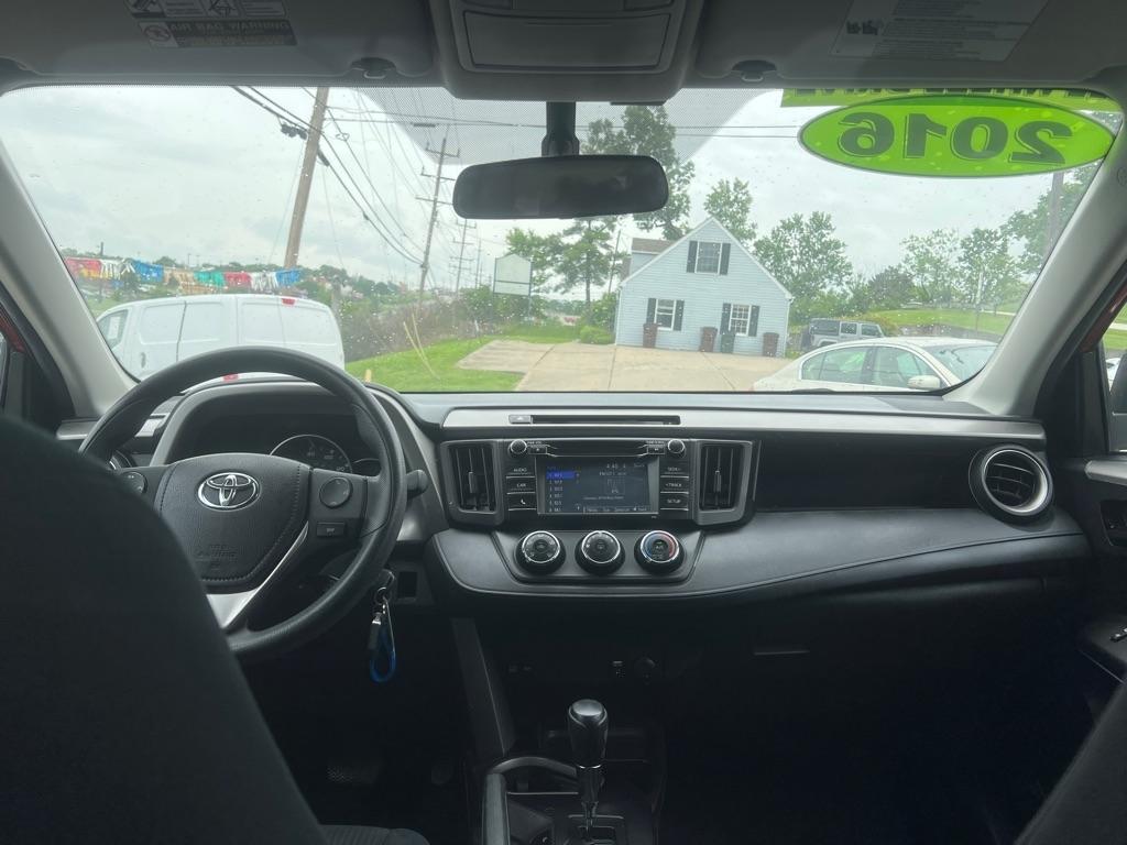 Toyota RAV4 LE AWD 2016
