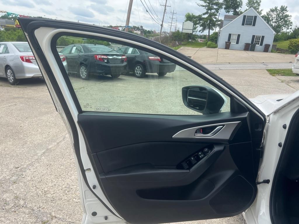 Mazda MAZDA3 i Sport AT 4-Door 2017