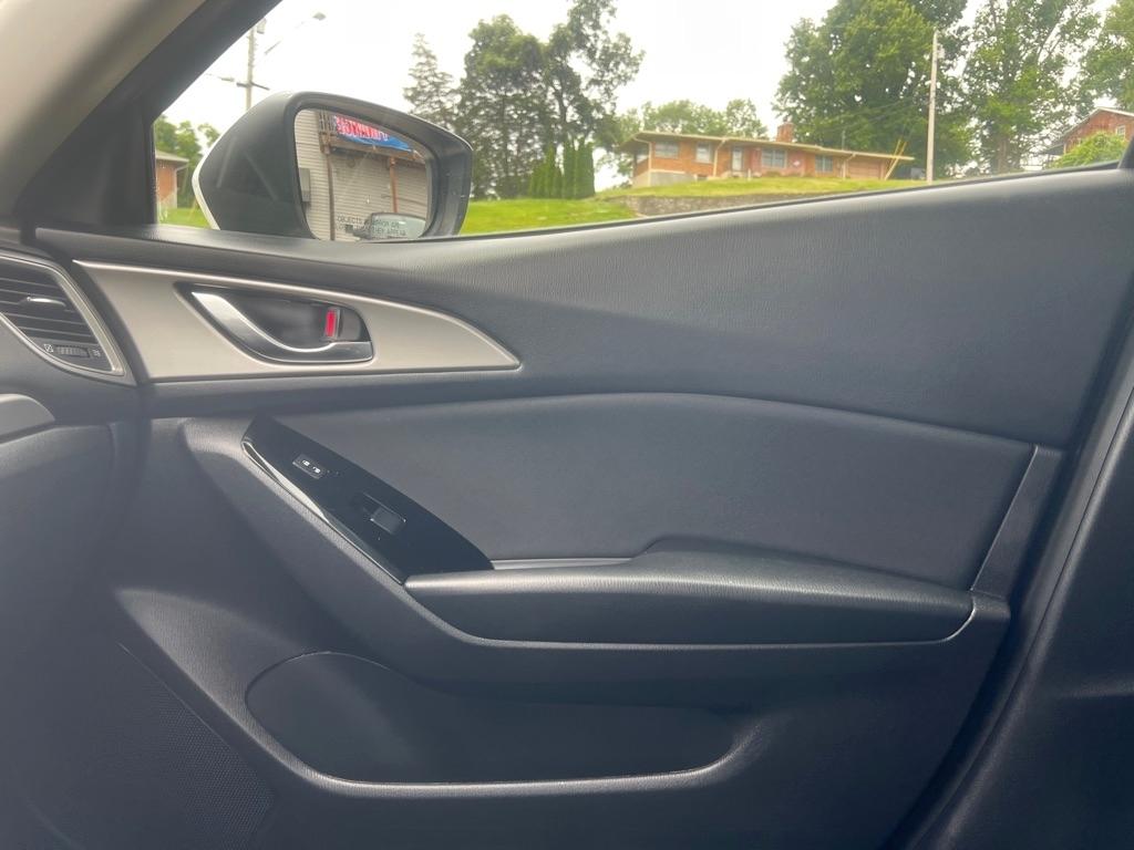 Mazda MAZDA3 i Sport AT 4-Door 2017