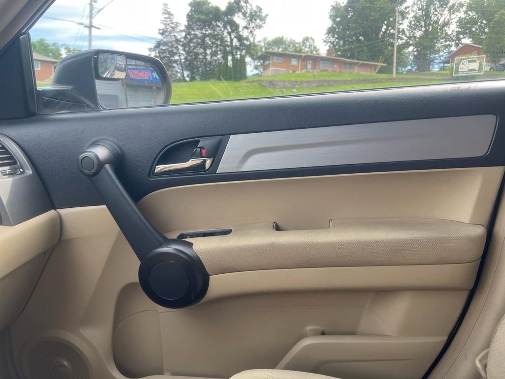 Honda CR-V SE 4WD 5-Speed AT 2011