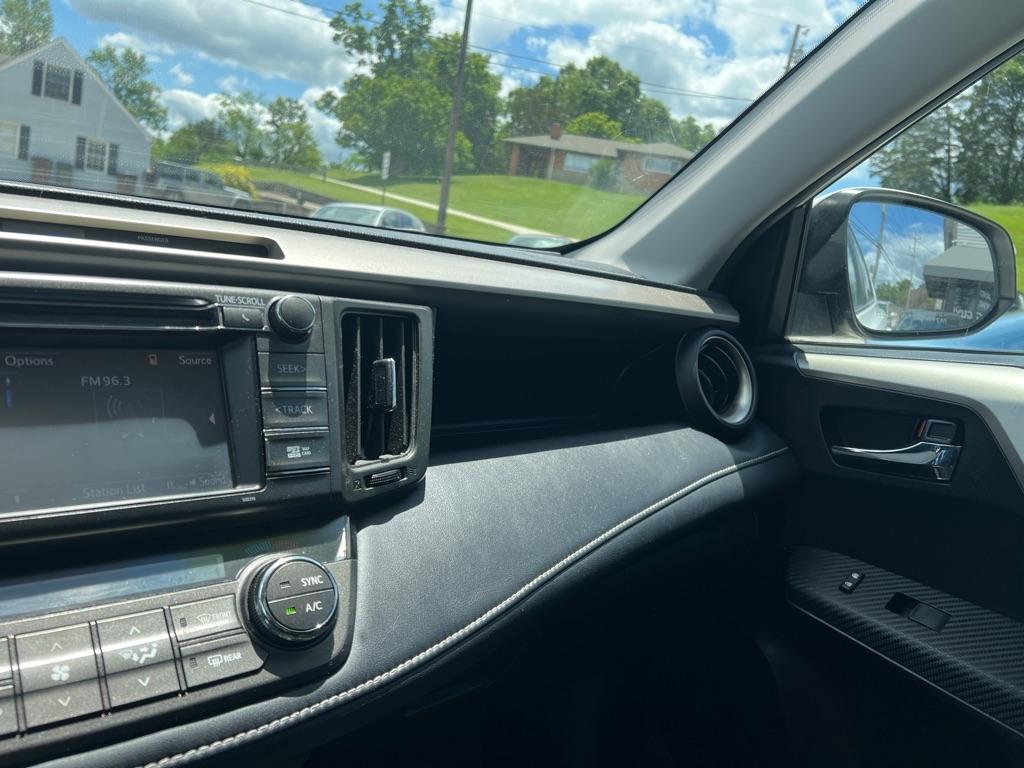 Toyota RAV4 XLE AWD 2014