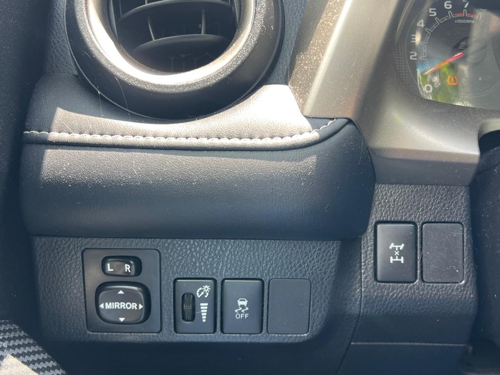 Toyota RAV4 XLE AWD 2014