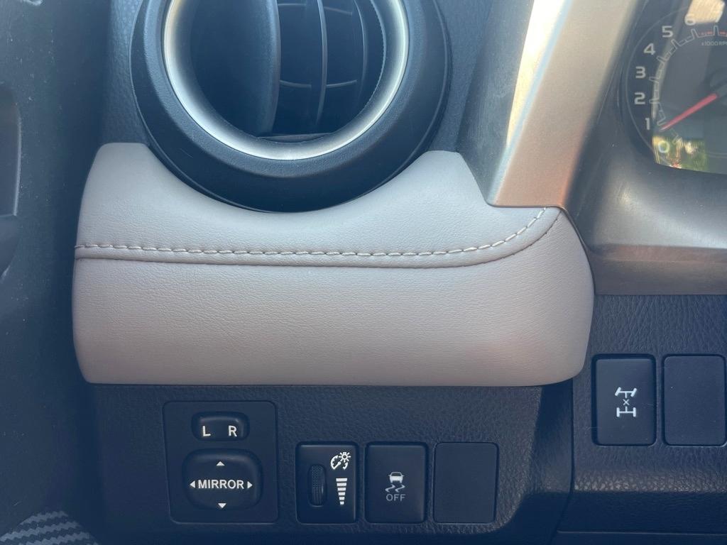 Toyota RAV4 XLE AWD 2013