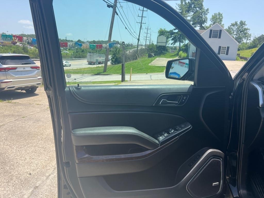 Chevrolet Suburban LT 4WD 2019