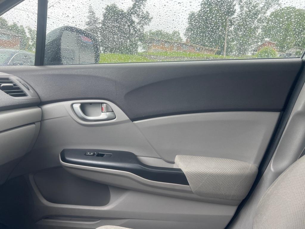 Honda Civic LX Sedan 5-Speed AT 2012