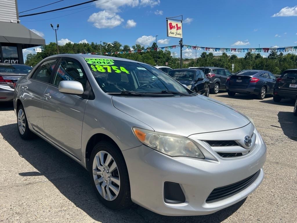 Toyota Corolla LE 4-Speed AT 2012