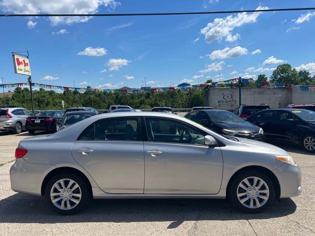 Toyota Corolla LE 4-Speed AT 2012