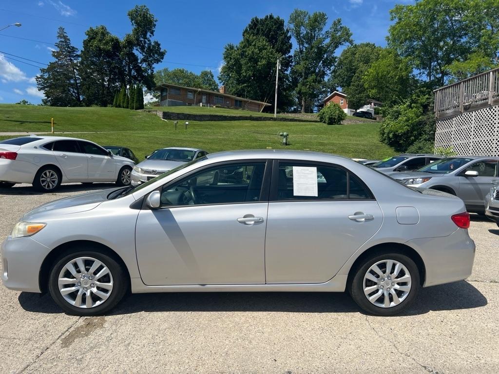 Toyota Corolla LE 4-Speed AT 2012
