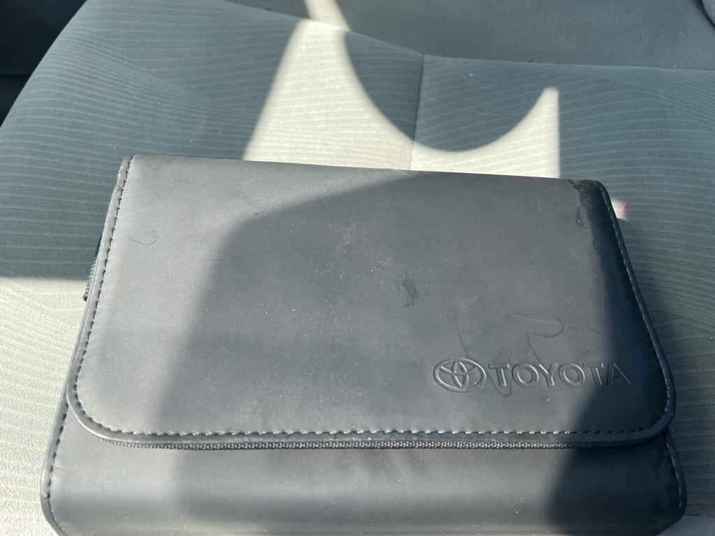Toyota Corolla LE 4-Speed AT 2012