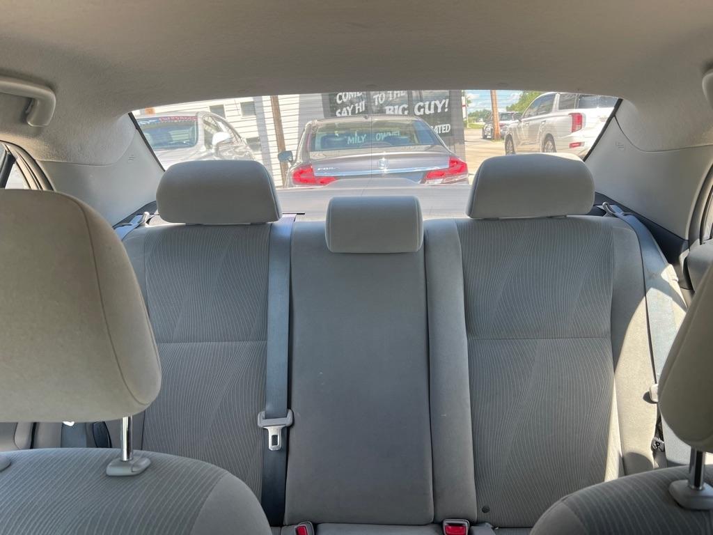 Toyota Corolla LE 4-Speed AT 2012