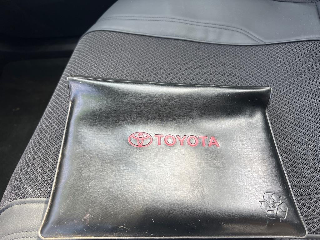 Toyota Corolla 4dr Sdn Auto LE (Natl) 2016